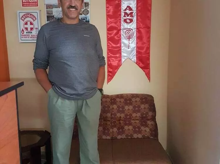 هاستل Hostal Los Pinos