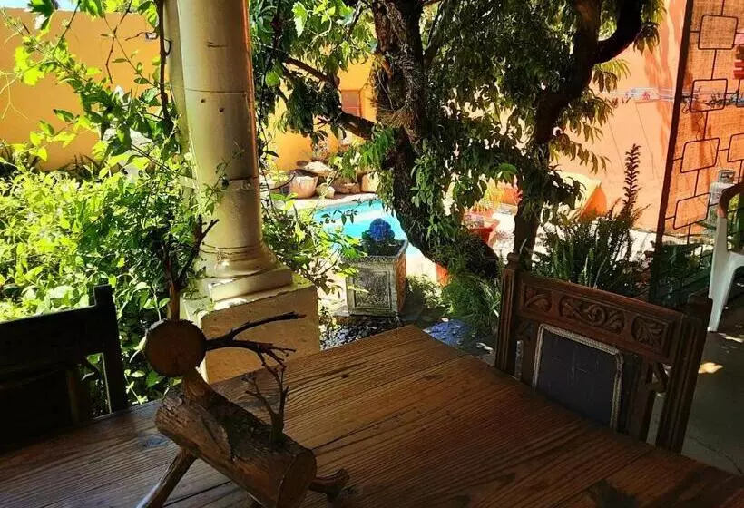 Majatalo Cathy's Guest House