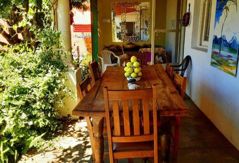 פנסיון Cathy's Guest House