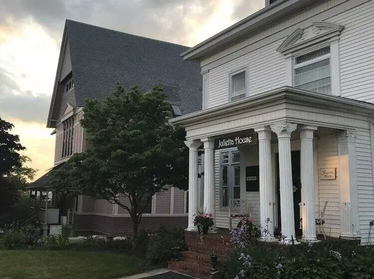 پانسیون The Julietta House