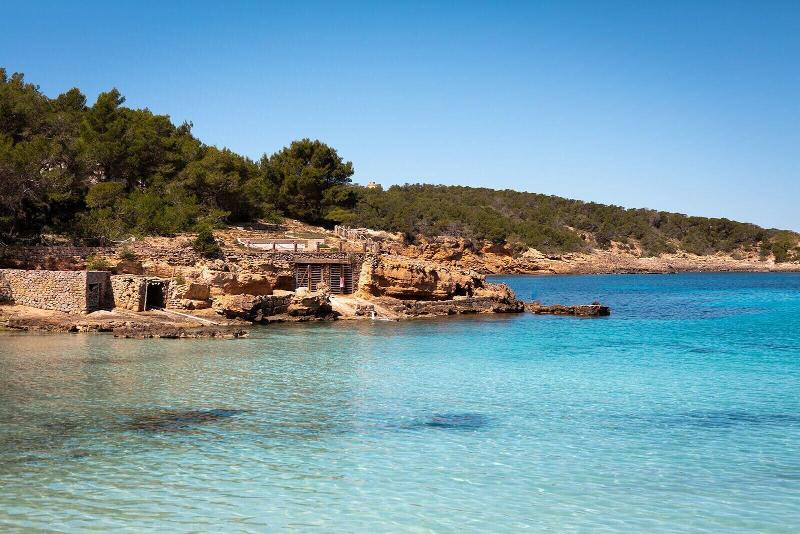 هتل Hostal La Cigüeña