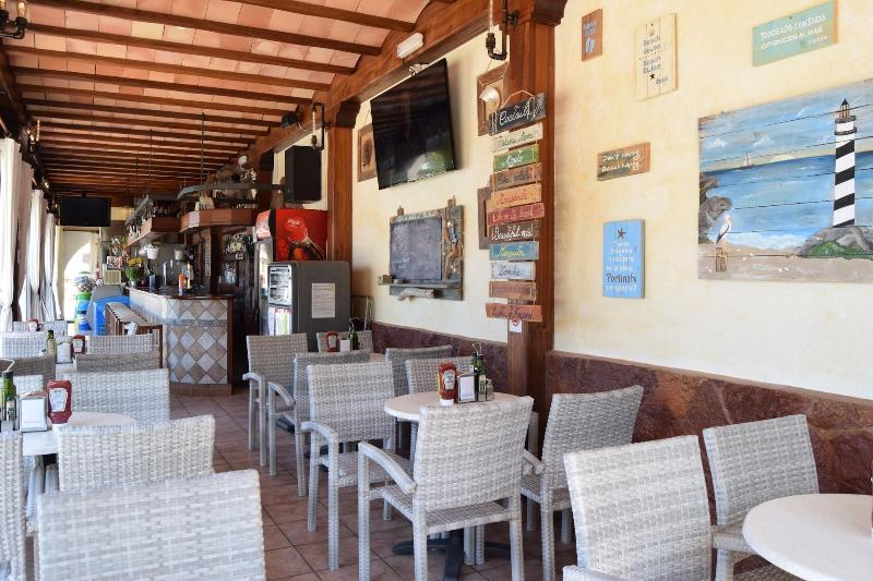 هتل Hostal La Cigüeña