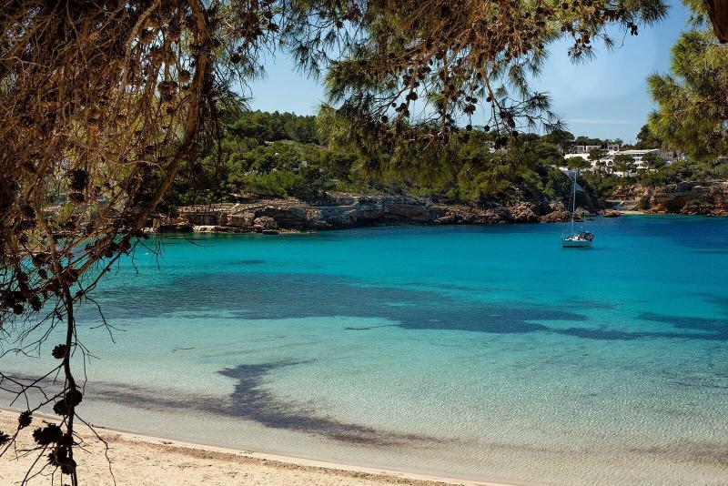 هتل Hostal La Cigüeña