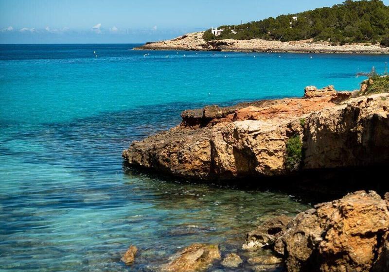 هتل Hostal La Cigüeña