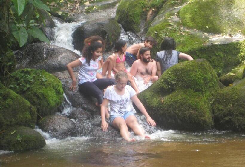 Pension (Hôtel basse catégorie) Pousada Recanto Dos Pinheiros