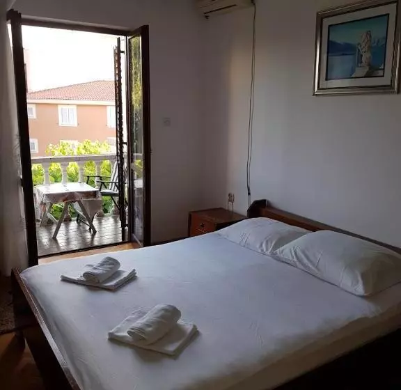 پانسیون Sobe I Apartmani Marović