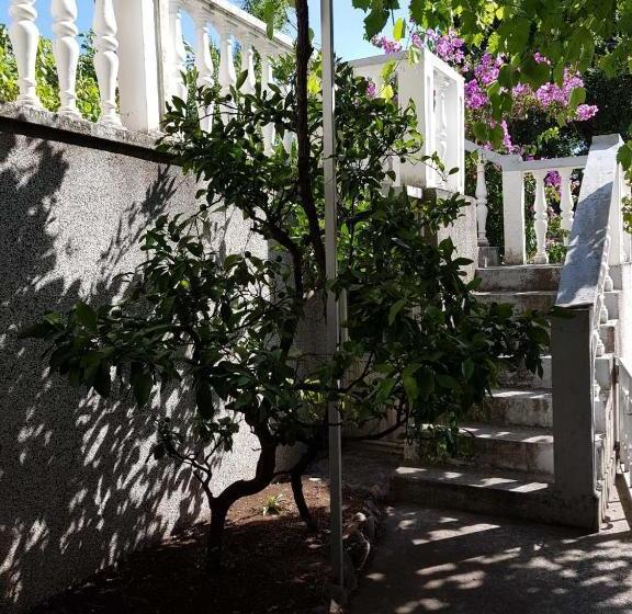 پانسیون Sobe I Apartmani Marović