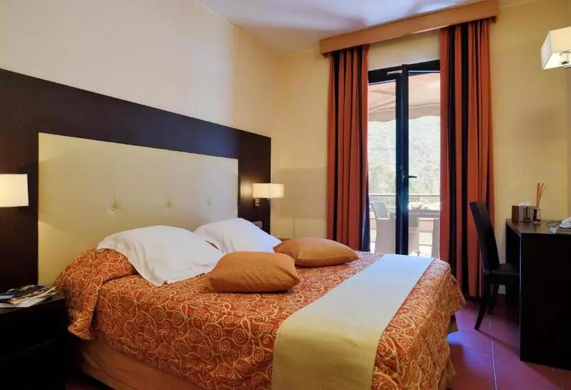 هتل Hôtel & Restaurant Le Belvédère