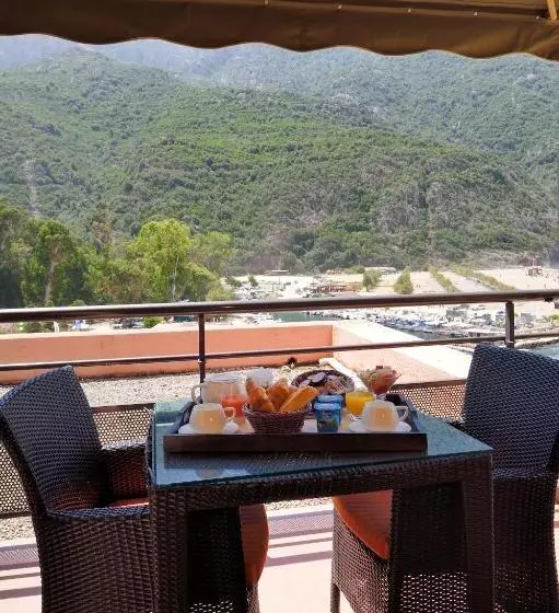 هتل Hôtel & Restaurant Le Belvédère