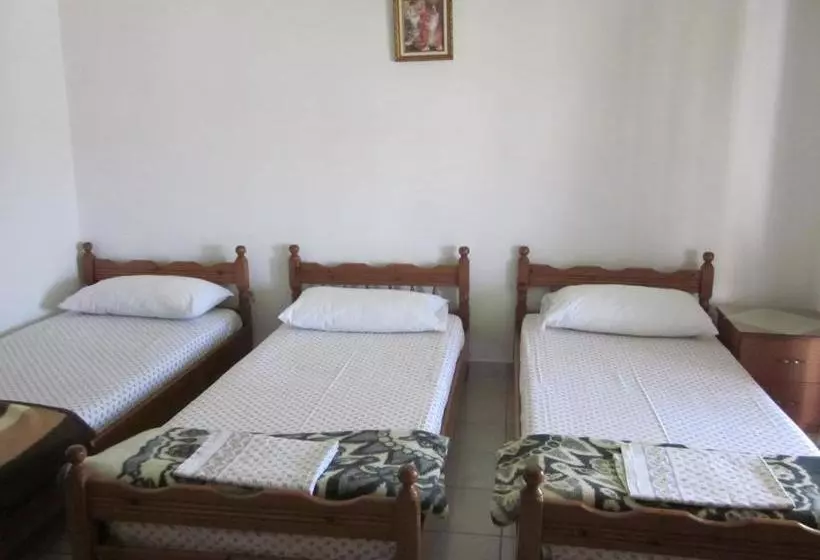پانسیون Guest House And Tavern Leo