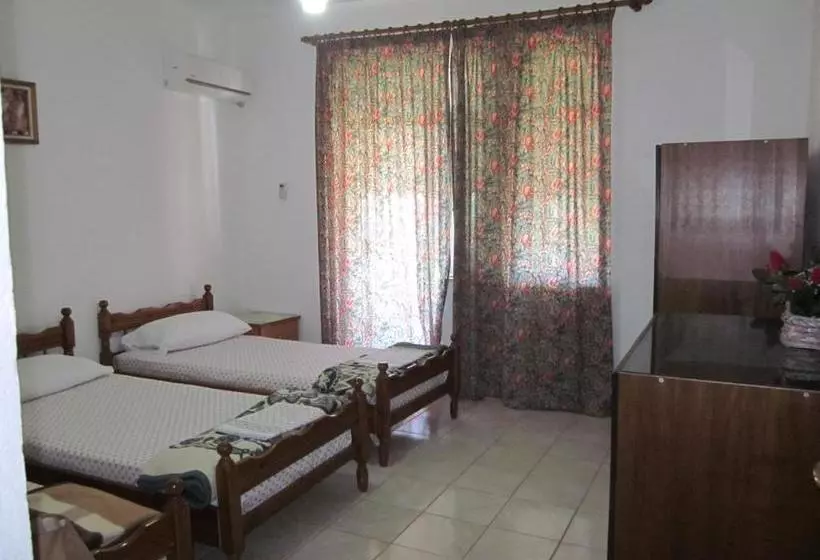 پانسیون Guest House And Tavern Leo