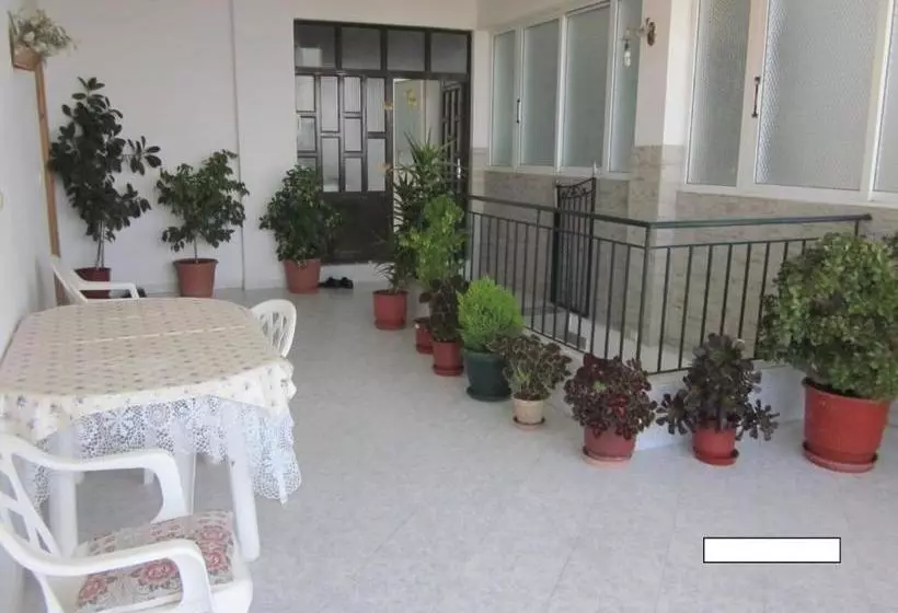 پانسیون Guest House And Tavern Leo