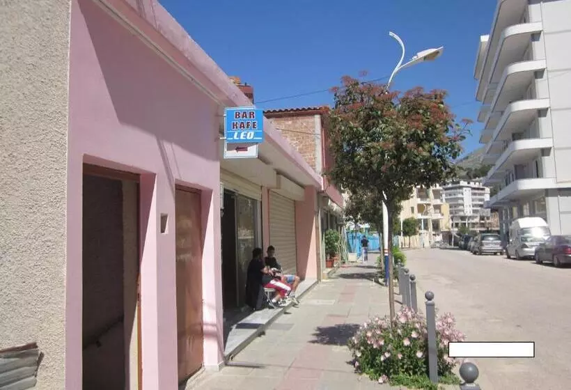 پانسیون Guest House And Tavern Leo