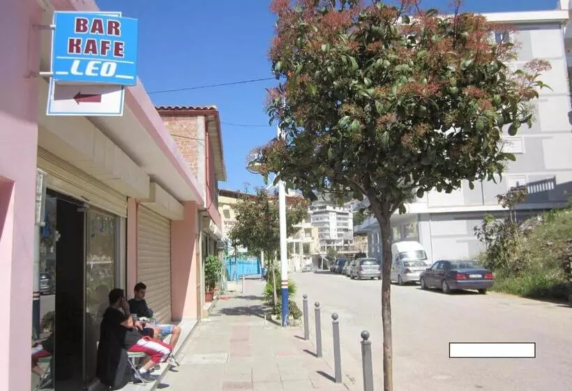 پانسیون Guest House And Tavern Leo