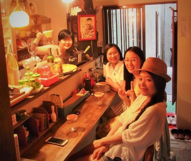 Pension (Hôtel basse catégorie) Nostalgic Guesthouse For 1 To 3 Females Or A Group Of 4 People Or More