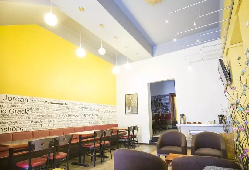 ユースホステル Baviera Hostal