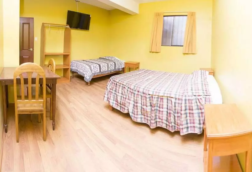 ユースホステル Baviera Hostal