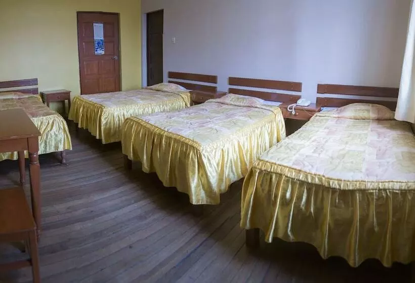 ユースホステル Baviera Hostal