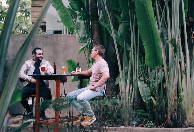 Hostel Monkey Republic Kampot