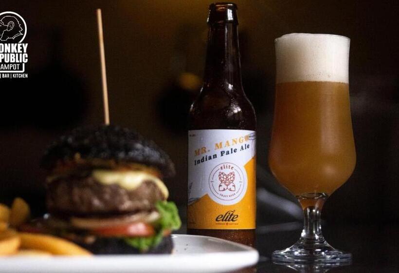 Hostel Monkey Republic Kampot