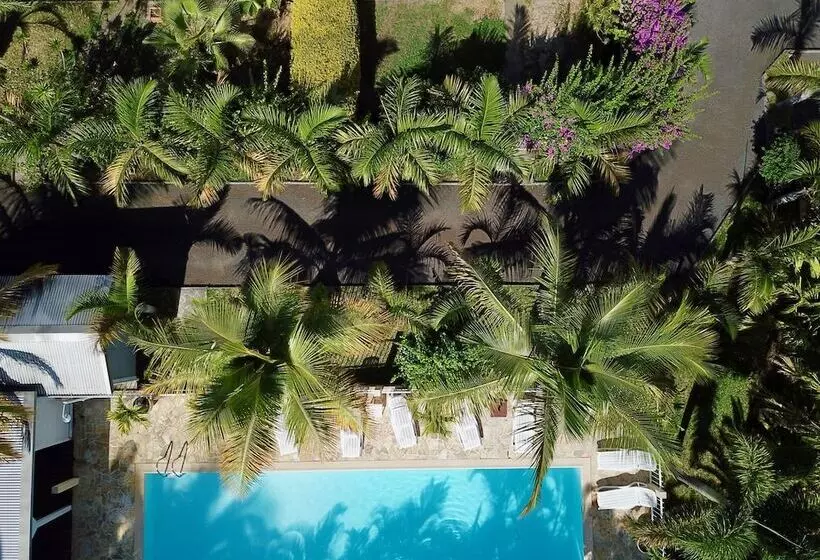 L Oasis De Terre Rouge