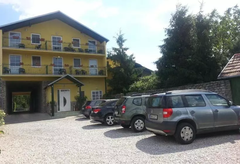 Pension Hostad