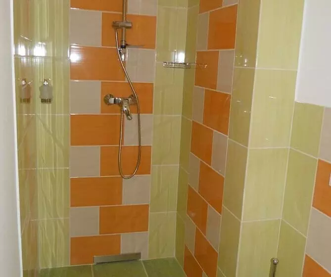 پانسیون Guest House Eco Vila Mila