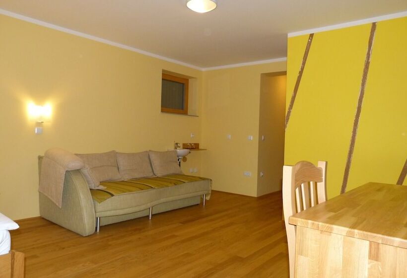 پانسیون Guest House Eco Vila Mila