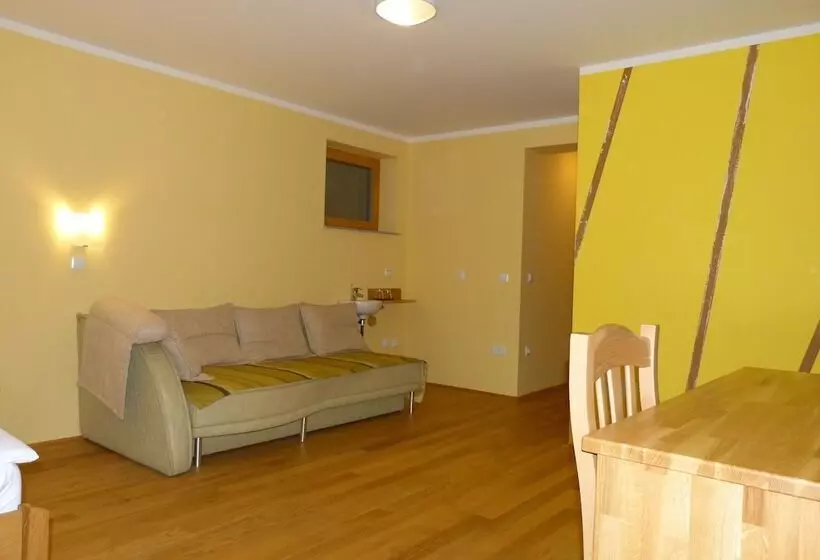 پانسیون Guest House Eco Vila Mila