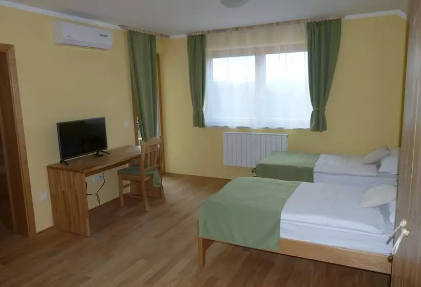 پانسیون Guest House Eco Vila Mila