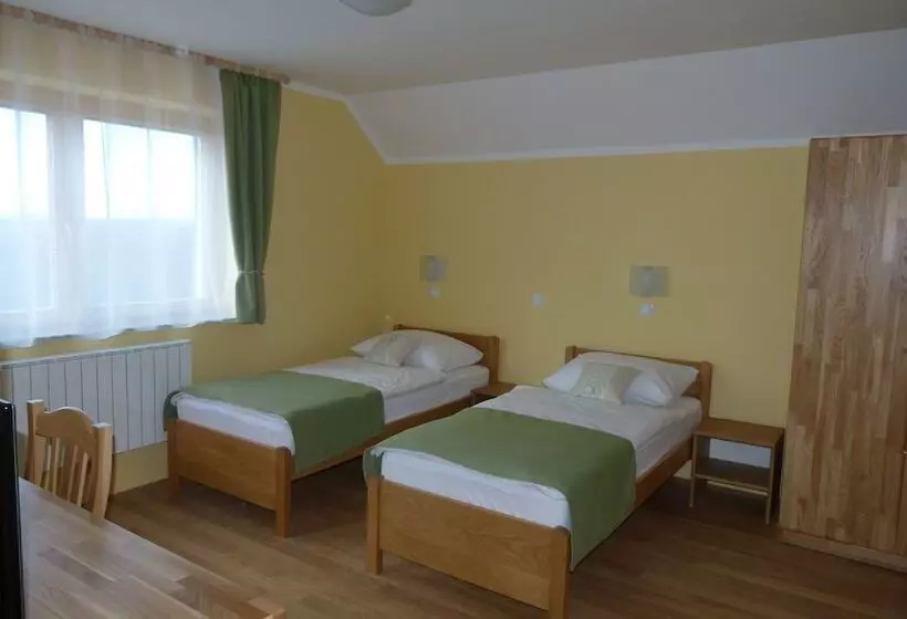 پانسیون Guest House Eco Vila Mila