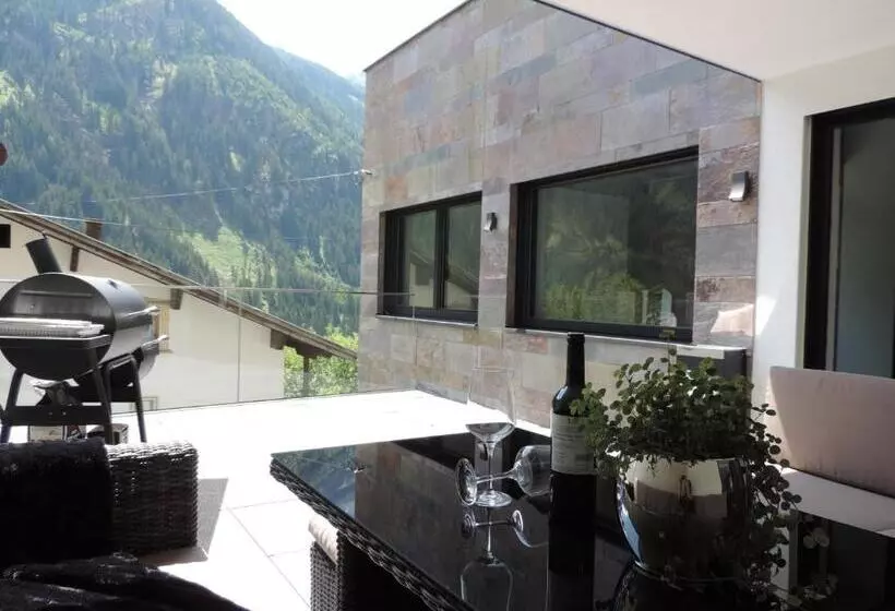 Aparthotel Adrenalin