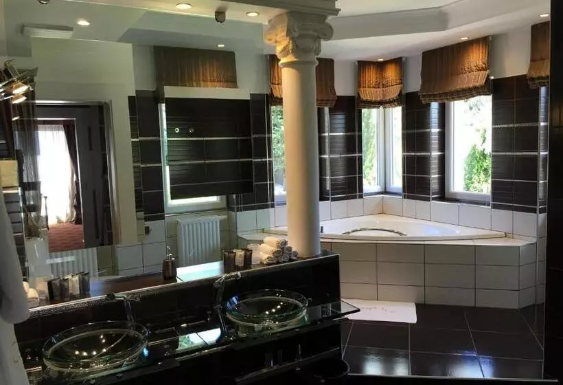 Hotelli Erla Villa Boutique