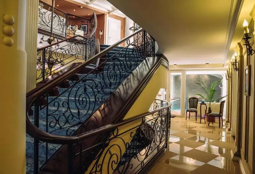 Hotelli Erla Villa Boutique