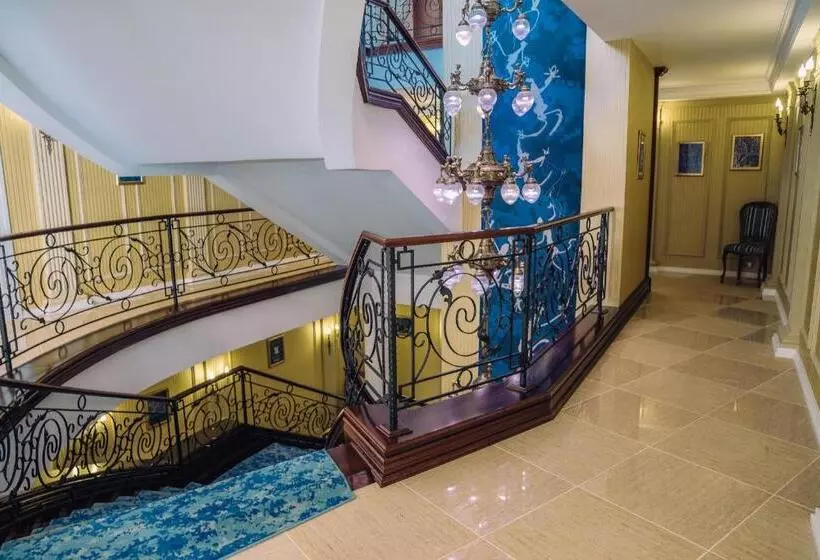 Hotelli Erla Villa Boutique