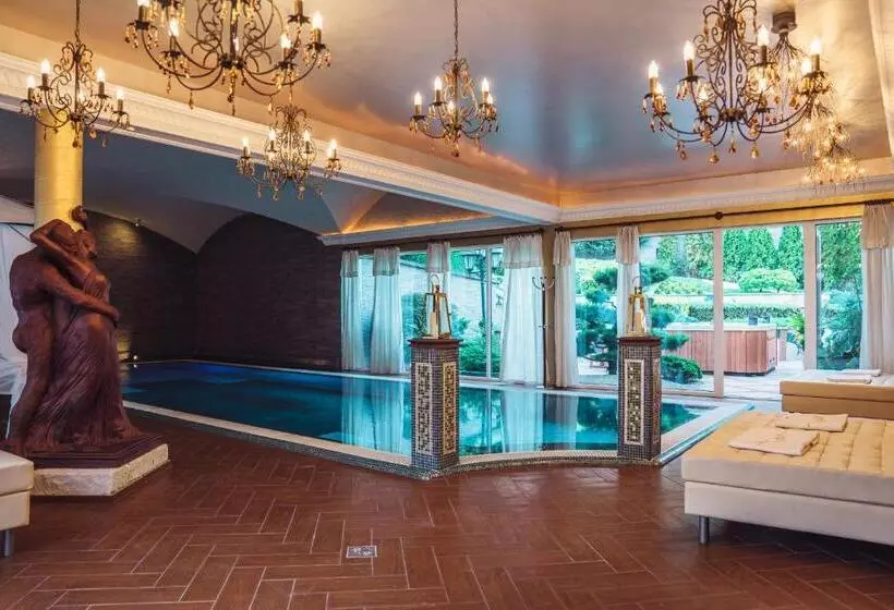 Hotelli Erla Villa Boutique