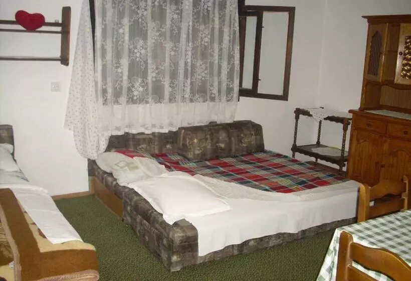 پانسیون Guest House Nada