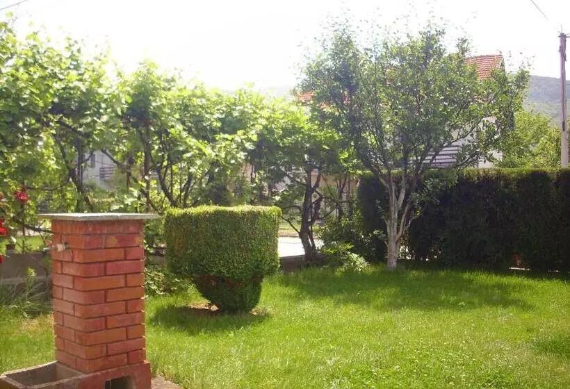 پانسیون Guest House Nada