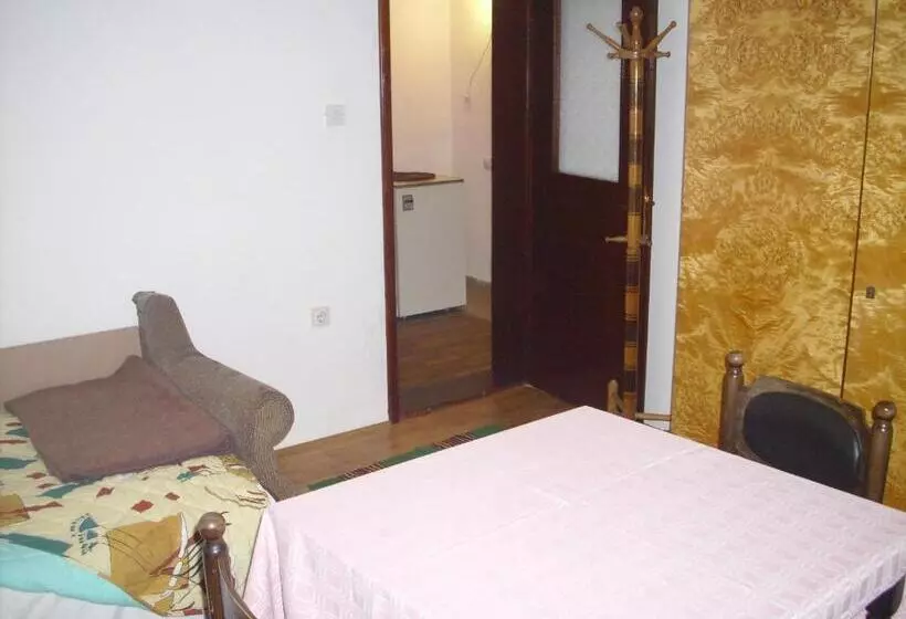 پانسیون Guest House Nada