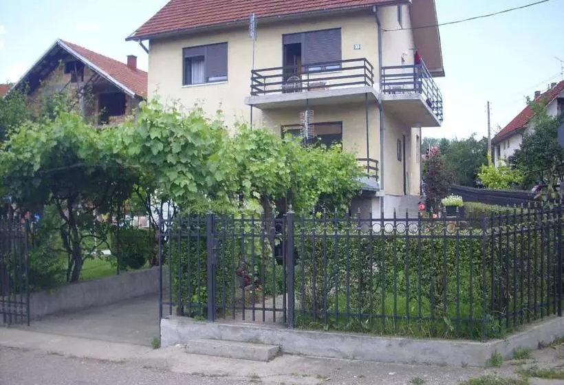 پانسیون Guest House Nada
