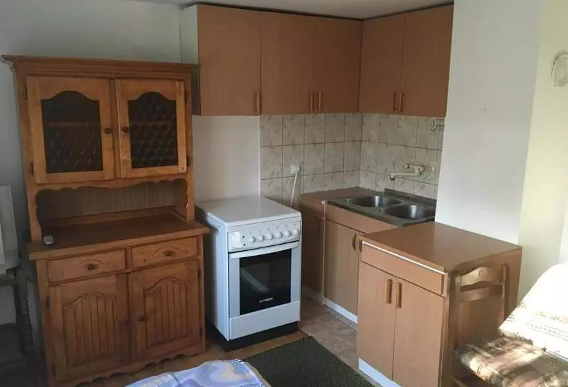 پانسیون Guest House Nada