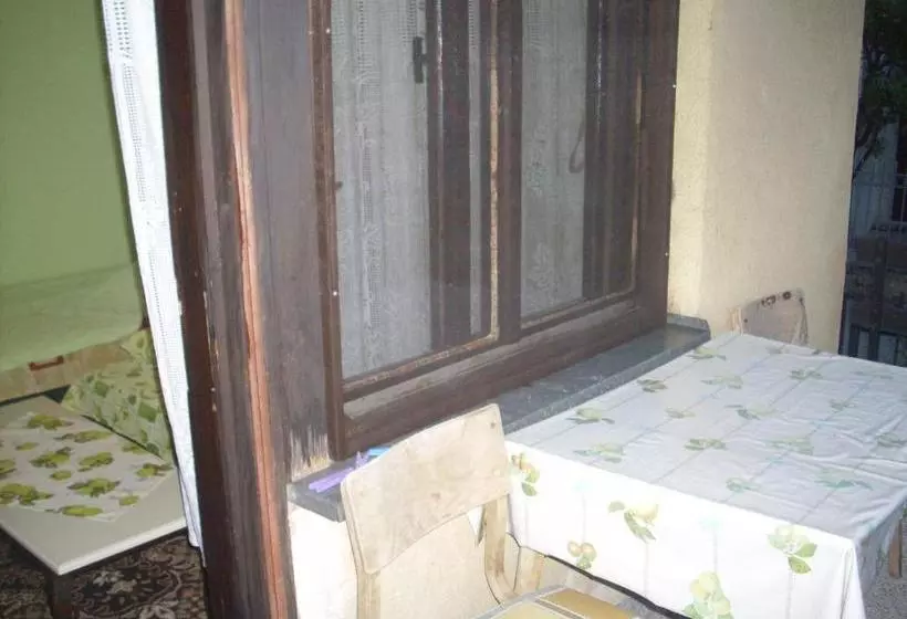 پانسیون Guest House Nada