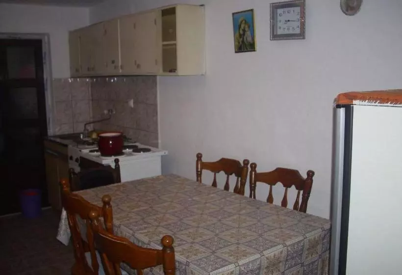 پانسیون Guest House Nada