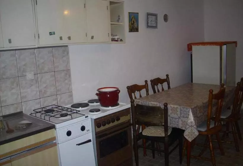 پانسیون Guest House Nada