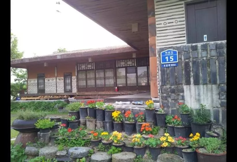 پانسیون Guesthouse Nabiya