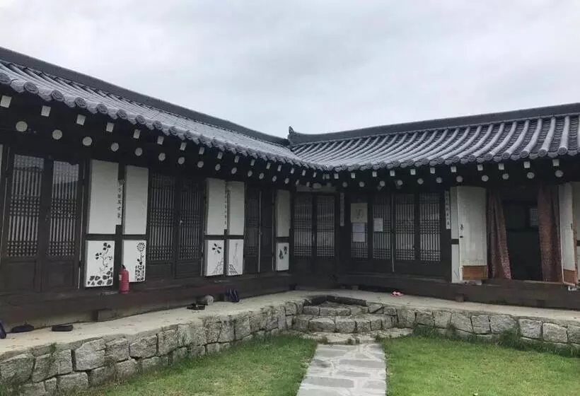 پانسیون Guesthouse Nabiya