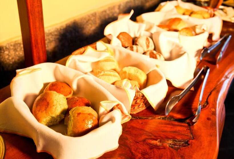 膳宿费 Pousada Alpes