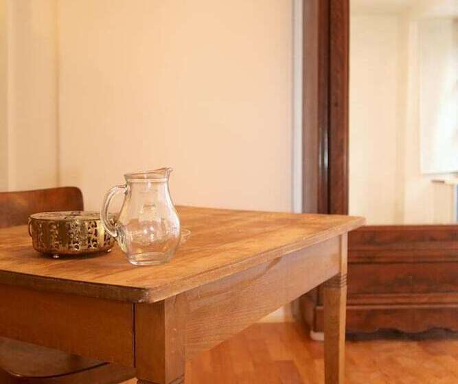 ペンション Boutique Hotel Guesthouse Le Locle