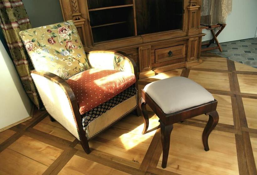 ペンション Boutique Hotel Guesthouse Le Locle