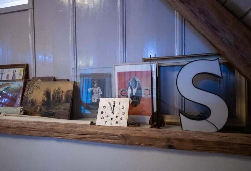 ペンション Boutique Hotel Guesthouse Le Locle